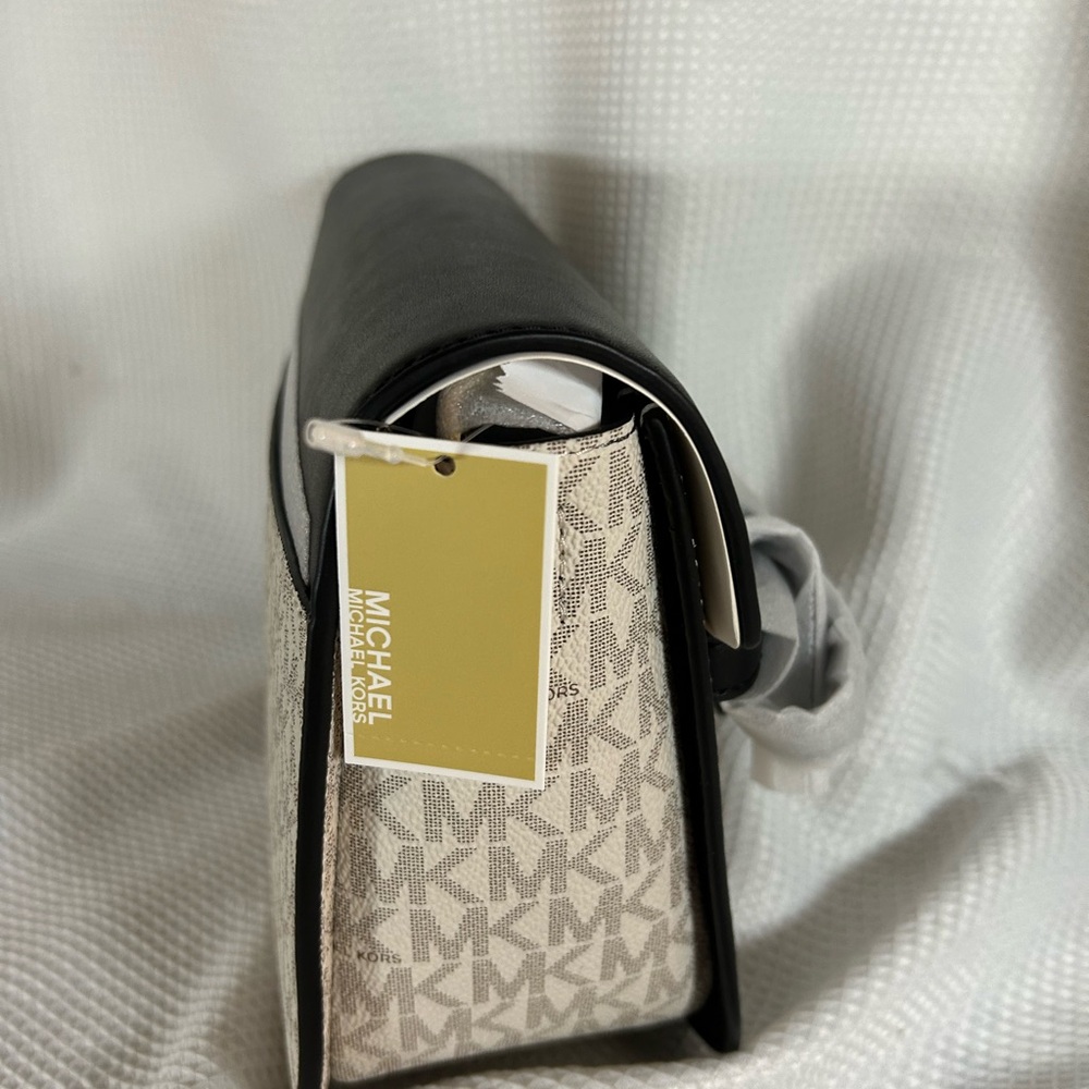 Michael Kors Emelia, small logo Crossbody bag color vanilla/black - Picture 4 of 8
